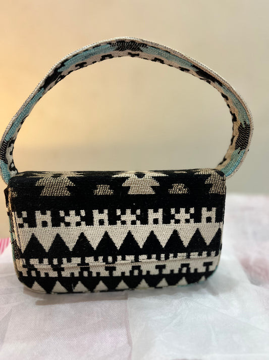 Monochrome Pattern Shoulder Bag with Sling Chain